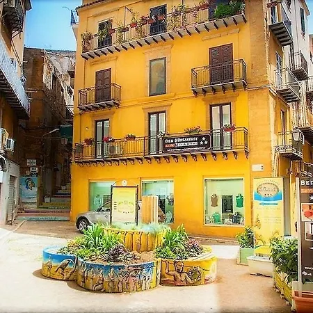 فندق مبيت وإفطار Le Vie D'arte 3*